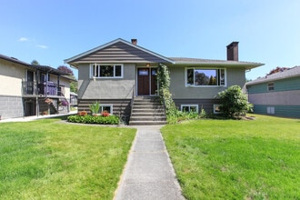 2956 Noel Dr in Burnaby, BC - Building Photo - Building Photo