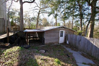 11518 Bogs Rd in Tomball, TX - Foto de edificio - Building Photo