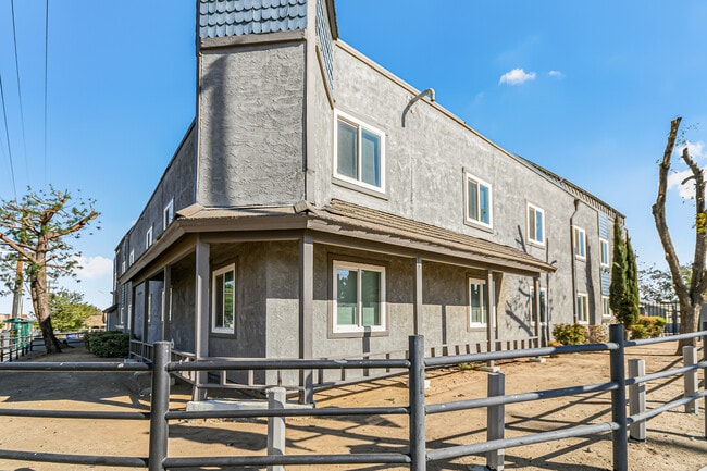 property at 1005 E Ave R