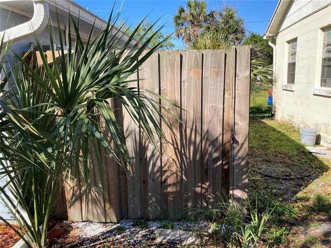 5609 Tangerine Ave S in Gulfport, FL - Building Photo - Building Photo