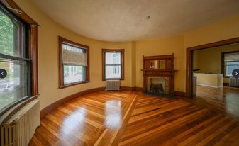 22 Grand View Ave, Unit 1 in Somerville, MA - Building Photo
