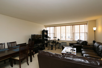 1500 Chicago Ave in Evanston, IL - Building Photo - Interior Photo