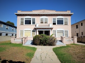 1634 S Gramercy Pl in Los Angeles, CA - Building Photo - Building Photo