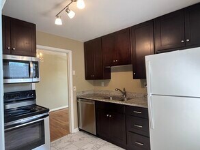 3003 Oakland Ave, Unit B in Nashville, TN - Building Photo - Building Photo