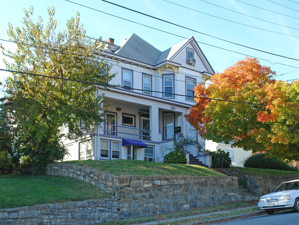 917 1st St SW in Roanoke, VA - Building Photo