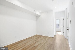 2524 Cecil B. Moore Ave in Philadelphia, PA - Building Photo