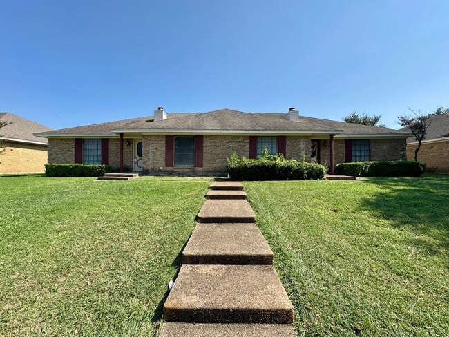 property at 5806 Wilshire Dr