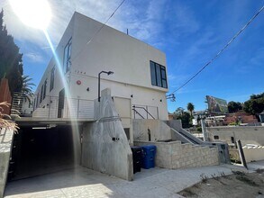 1244 Innes Ave, Unit B in Los Angeles, CA - Foto de edificio - Building Photo