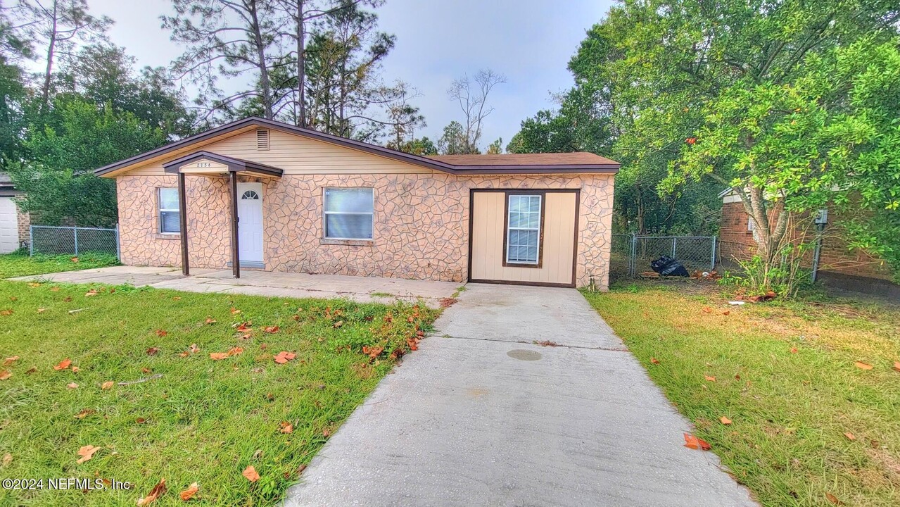 2156 Kusaie Dr in Jacksonville, FL - Building Photo