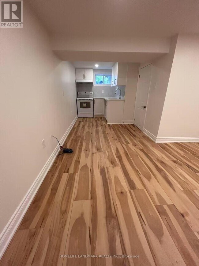 490 Pineland Ave in Oakville, ON - Building Photo - Building Photo