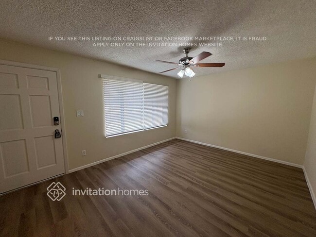 7341 W Shangri La Rd in Peoria, AZ - Foto de edificio - Building Photo