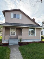 408 Barksdale Ave in Dupont, WA - Building Photo