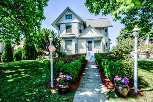 N64W24170 Main St, Unit Upper in Sussex, WI - Building Photo