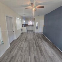 108 SE 10th Ave in Pompano Beach, FL - Building Photo