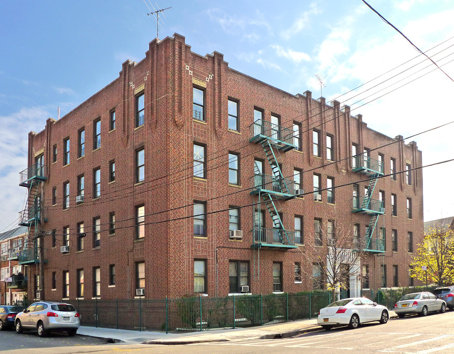 1335 E 12th St in Brooklyn, NY - Building Photo