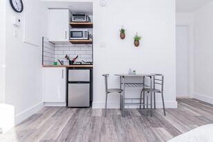 1424 Rue Saint-Timothée in Montréal, QC - Building Photo