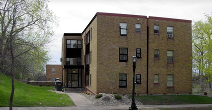 Exeter Place in St. Paul, MN - Building Photo - Building Photo