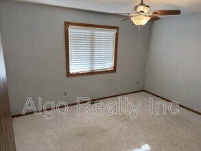 19390 Eureka Ave W in Farmington, MN - Building Photo - Building Photo