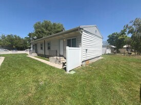 1587 W 12800 S in Riverton, UT - Building Photo