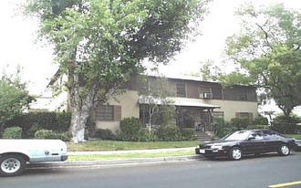 2300 Tulare Ave Apartments