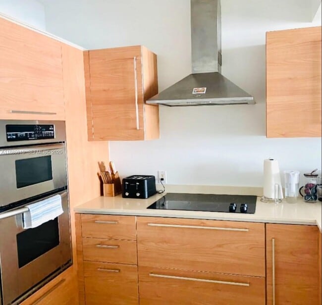 218 SE 14th St, Unit 1104 in Miami, FL - Building Photo - Building Photo