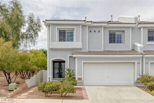 2405 Esteem Ridge Dr in Henderson, NV - Building Photo