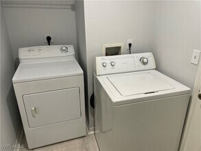 23600 Walden Center Dr in Bonita Springs, FL - Building Photo - Building Photo