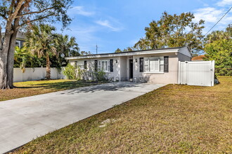 3117 W Gray St in Tampa, FL - Building Photo - Building Photo