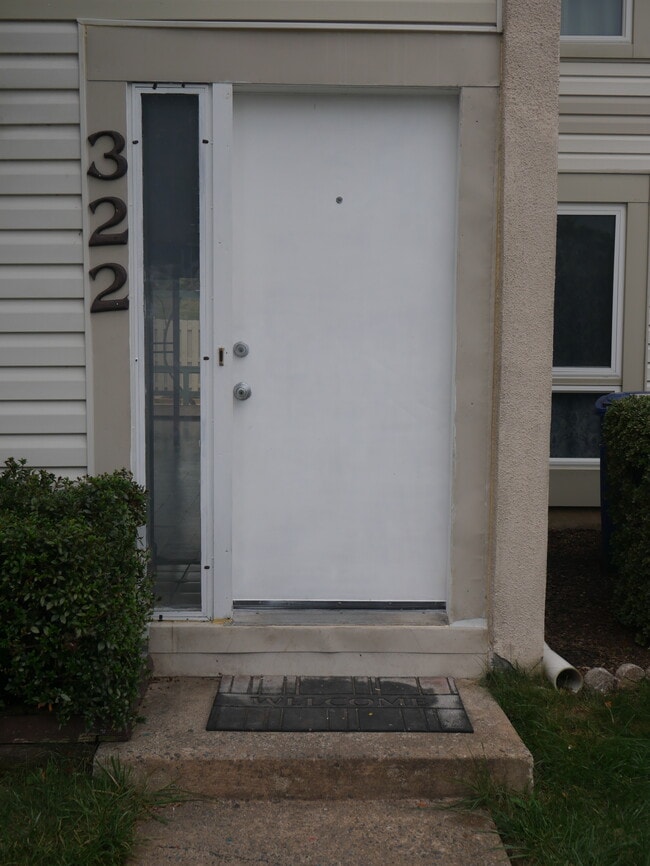 322 Reneau Way in Herndon, VA - Building Photo - Building Photo