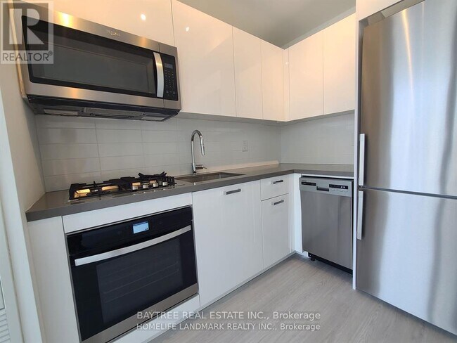 195 McCaul St in Toronto, ON - Building Photo - Building Photo