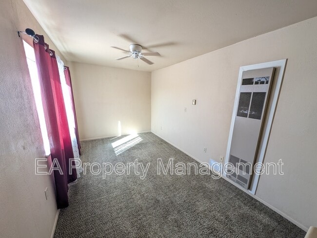 212 65th St NW in Albuquerque, NM - Building Photo - Building Photo