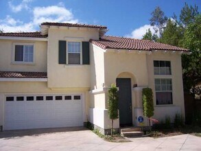 287 Carlotta Way in Oceanside, CA - Building Photo - Building Photo