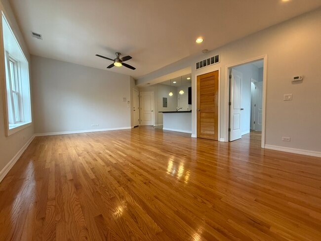 2648 N Kildare Ave in Chicago, IL - Building Photo - Building Photo