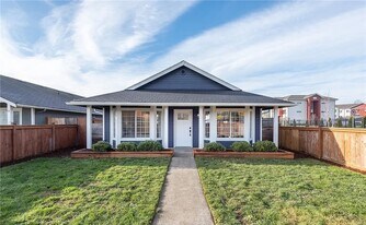 945 1st Ave N in Kent, WA - Building Photo