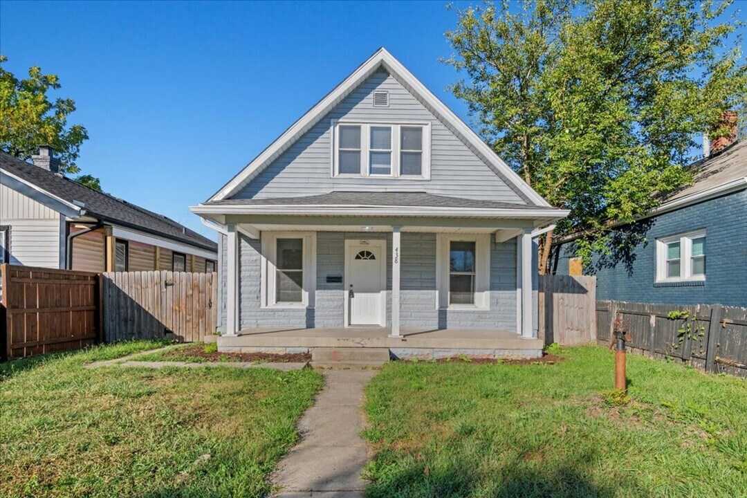 438 N Chester Ave in Indianapolis, IN - Foto de edificio