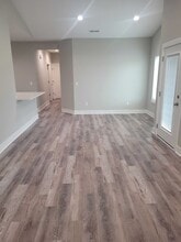 3919 S Bluelake Ct in Wichita, KS - Building Photo - Building Photo