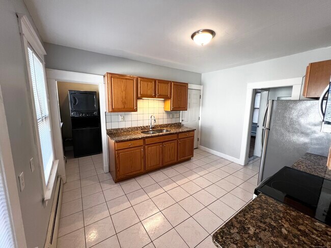 532 High St-Unit -2 in Middletown, CT - Building Photo - Building Photo