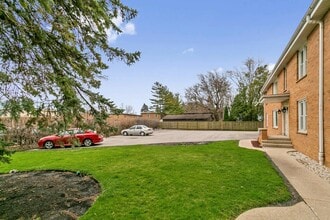 Eleven9 Rockland in Libertyville, IL - Foto de edificio - Building Photo
