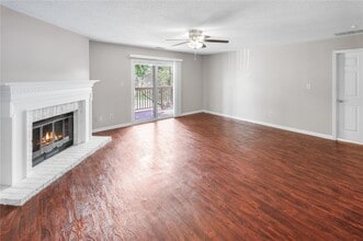 421 Shirley Ridge Dr in St. Charles, MO - Building Photo - Building Photo