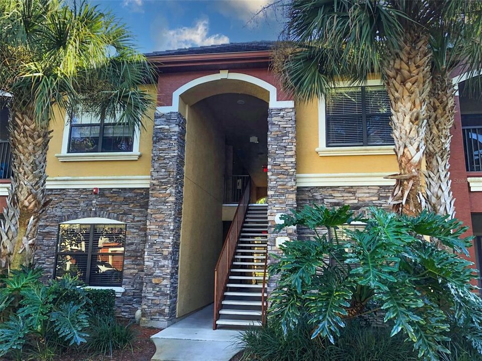 2200 Tuscany Trace in Palm Harbor, FL - Building Photo