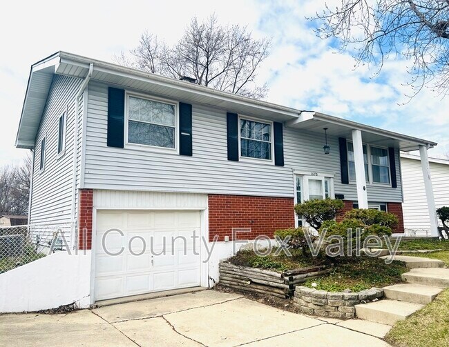 1670 Chippendale Rd in Hoffman Estates, IL - Building Photo - Building Photo