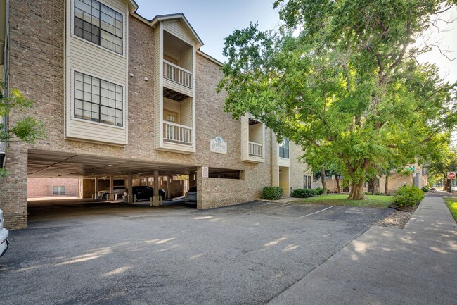 715 W 22nd 1/2 St, Unit 302 in Austin, TX - Building Photo - Building Photo