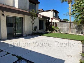 2095 Sunset Point Rd in Clearwater, FL - Building Photo