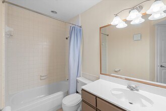 2830 S Bartell Dr in Houston, TX - Building Photo - Building Photo