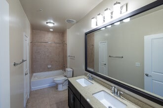 Gables Centerpointe in Fairfax, VA - Building Photo - Interior Photo