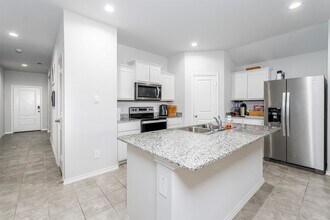 417 Destin Dr in Fort Worth, TX - Foto de edificio - Building Photo