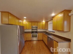 8810 35th St W in University Place, WA - Building Photo - Building Photo