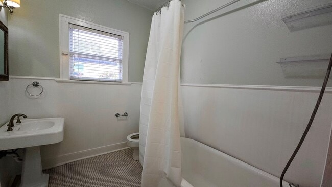 property at 2039 W Main St