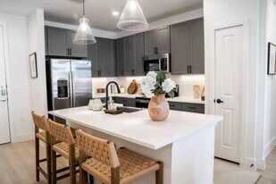 9584 Eden Rd, Unit 1-103 in Arlington, TX - Building Photo