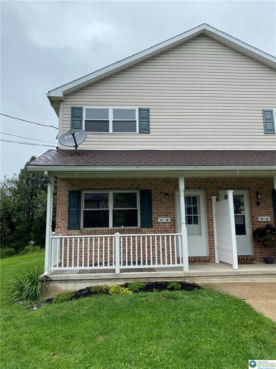 28 W 3rd St in Wind Gap, PA - Building Photo